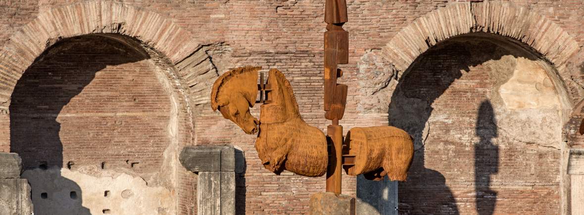 Lapidarium: ad Arezzo arrivano i cavalli di Gustavo Aceves