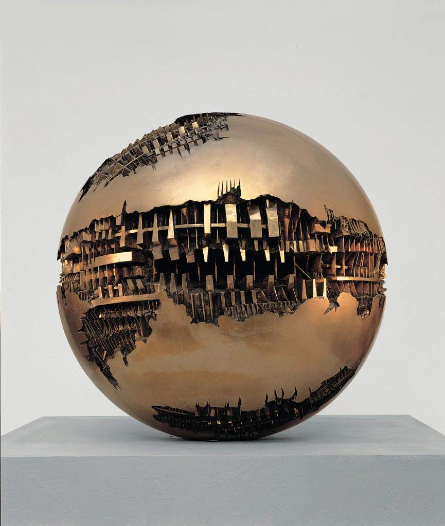 Arnaldo Pomodoro, life and works of the great sculptor