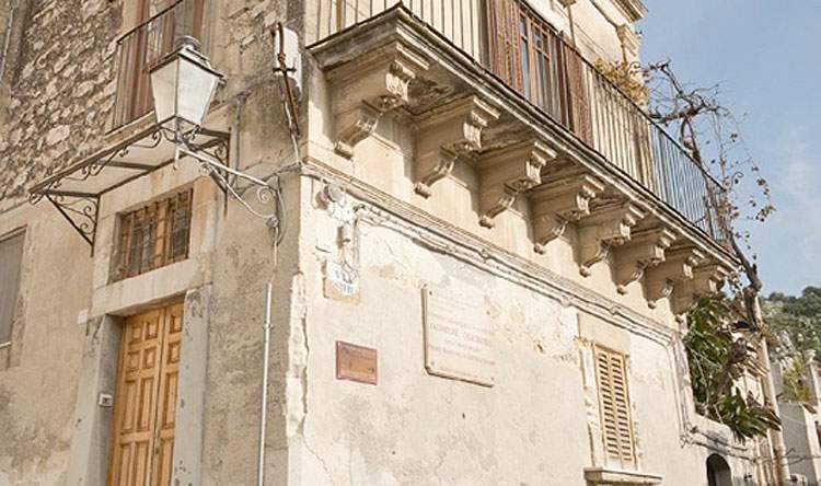 Sicilia, Casa Quasimodo sarà acquistata per un milione di euro dalla Regione
