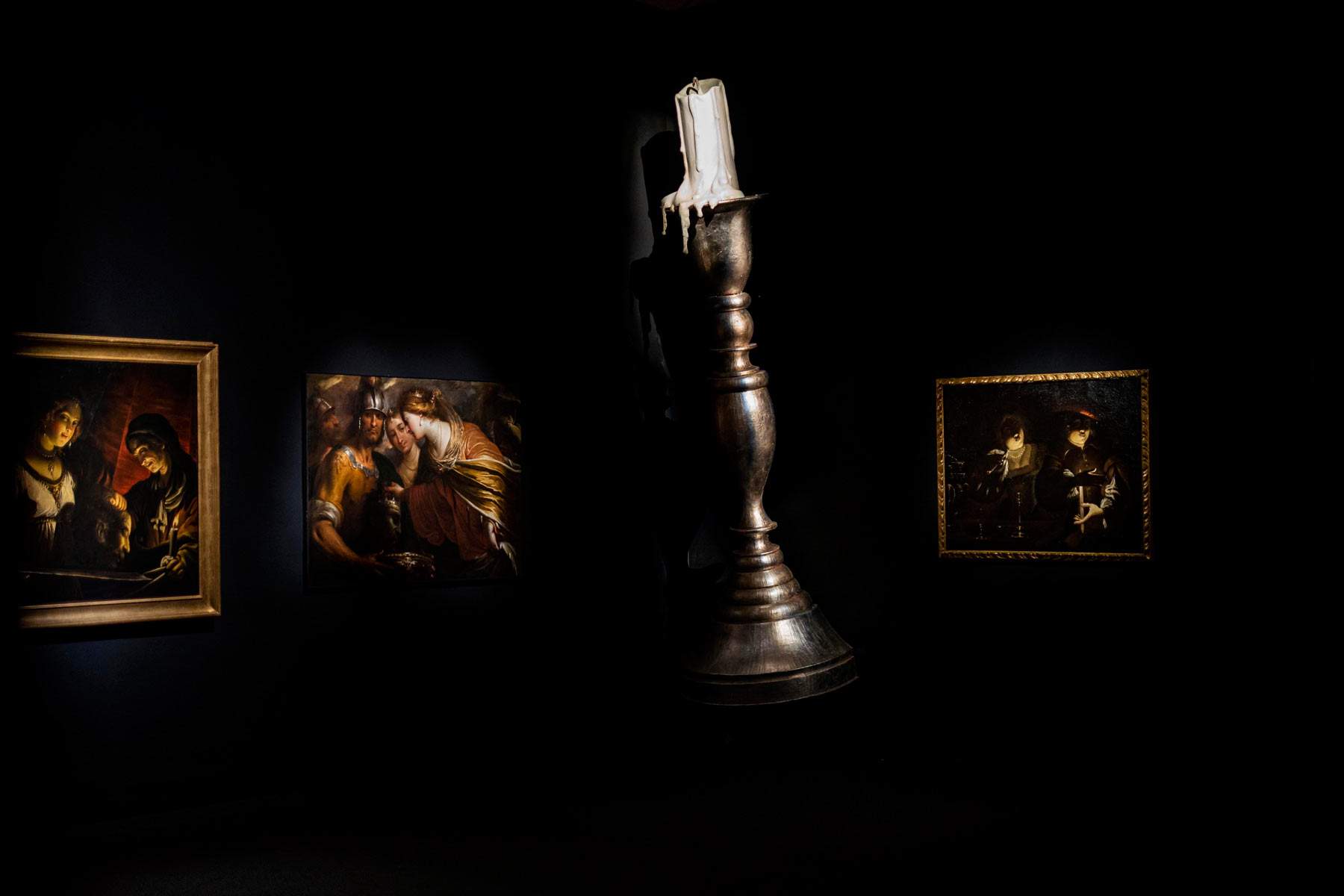 Sala della mostra I pittori della luce. Da Caravaggio a Paolini 